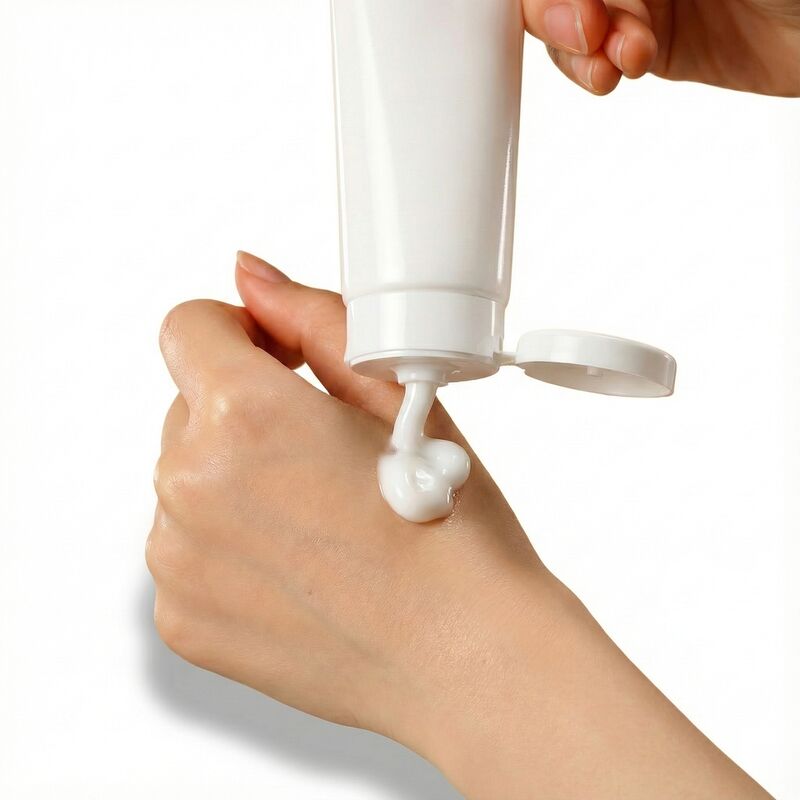 OEM ODM brand customized VC brightening cleanser with mild amino acid formula, containing vitamin C, suitable for dull skin, cleaning, moisturizing, and even skin tone