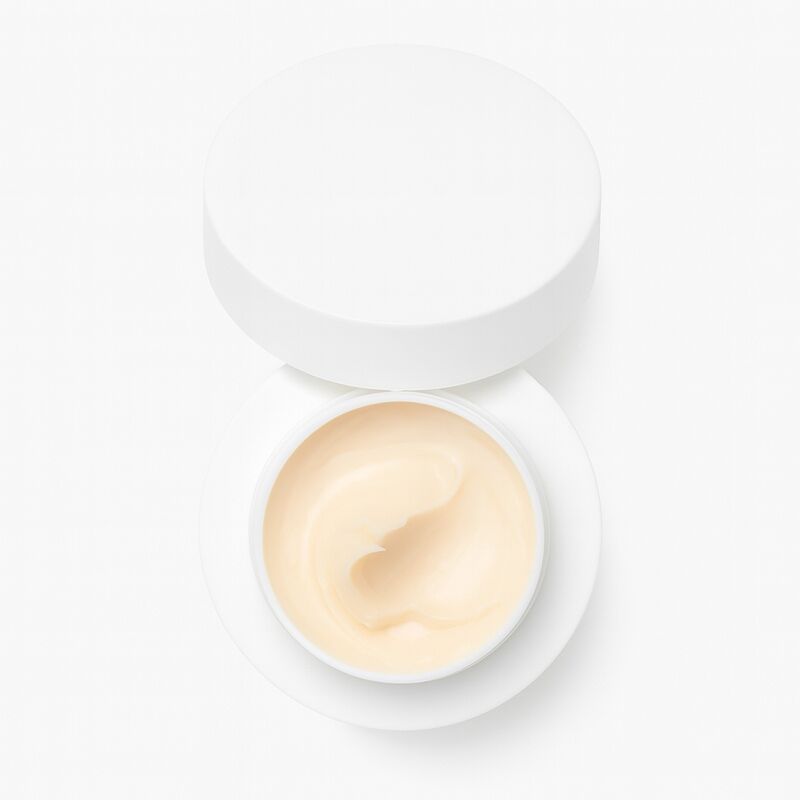 OEM ODM brand customized facial care moisturizing and revitalizing cream, containing niacinamide, hyaluronic acid, and collagen, suitable for all skin types