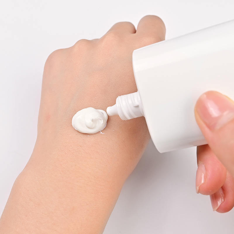 OEM ODM brand customized SPF50 face cream lotion herbal ingredients organic sunscreen moisturizing cream, with whitening and sunscreen effects