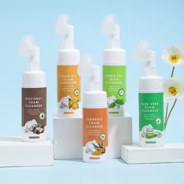 Mousse Detergente Schiuma per il Viso con Tea Tree per Pelli Sensibili, Detergente Struccante, Esfoliante, Nutriente - Formula Personalizzabile OEM ODM